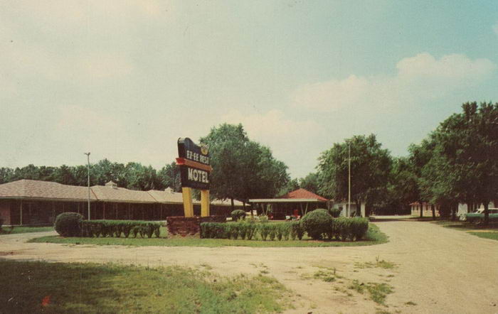E-Z Rest Motel - Old Postcard